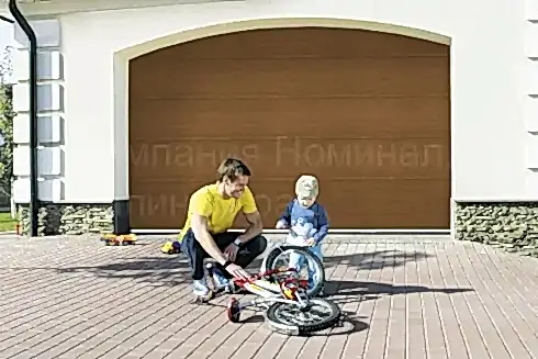 Секционные автроматические ворота Алютех